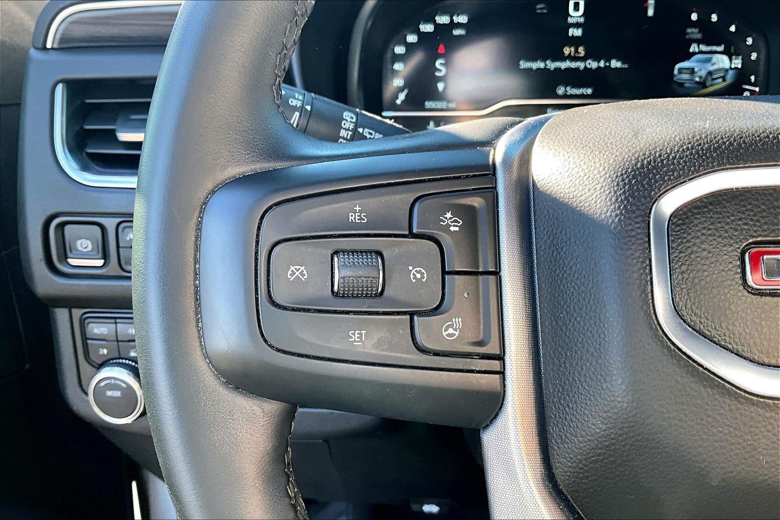 Used 2024 GMC Yukon XL SLT w/ SLT Luxury Package AWD/4WD image 19