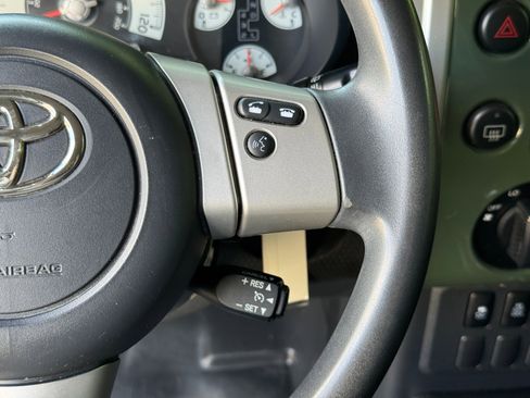 Used 2011 Toyota FJ Cruiser 2WD w/ Convenience Pkg image 29