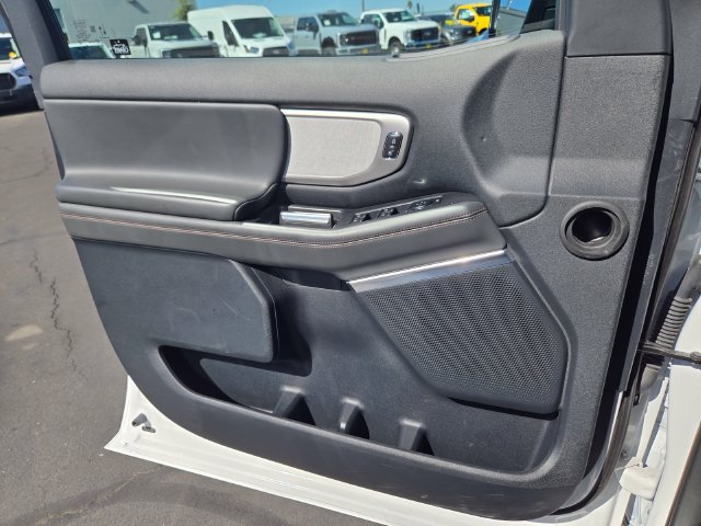 Used 2025 Ford Expedition Active AWD/4WD image 13