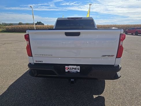 Used 2023 Chevrolet Silverado 1500 ZR2 w/ Technology Package image 8