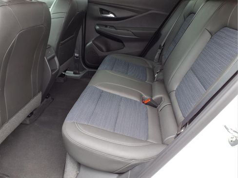 Used 2025 Buick Envista Preferred FWD image 19