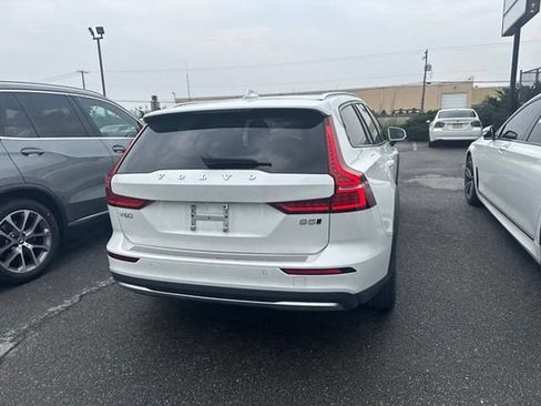 Used 2024 Volvo V60 B5 Cross Country Plus AWD/4WD image 8