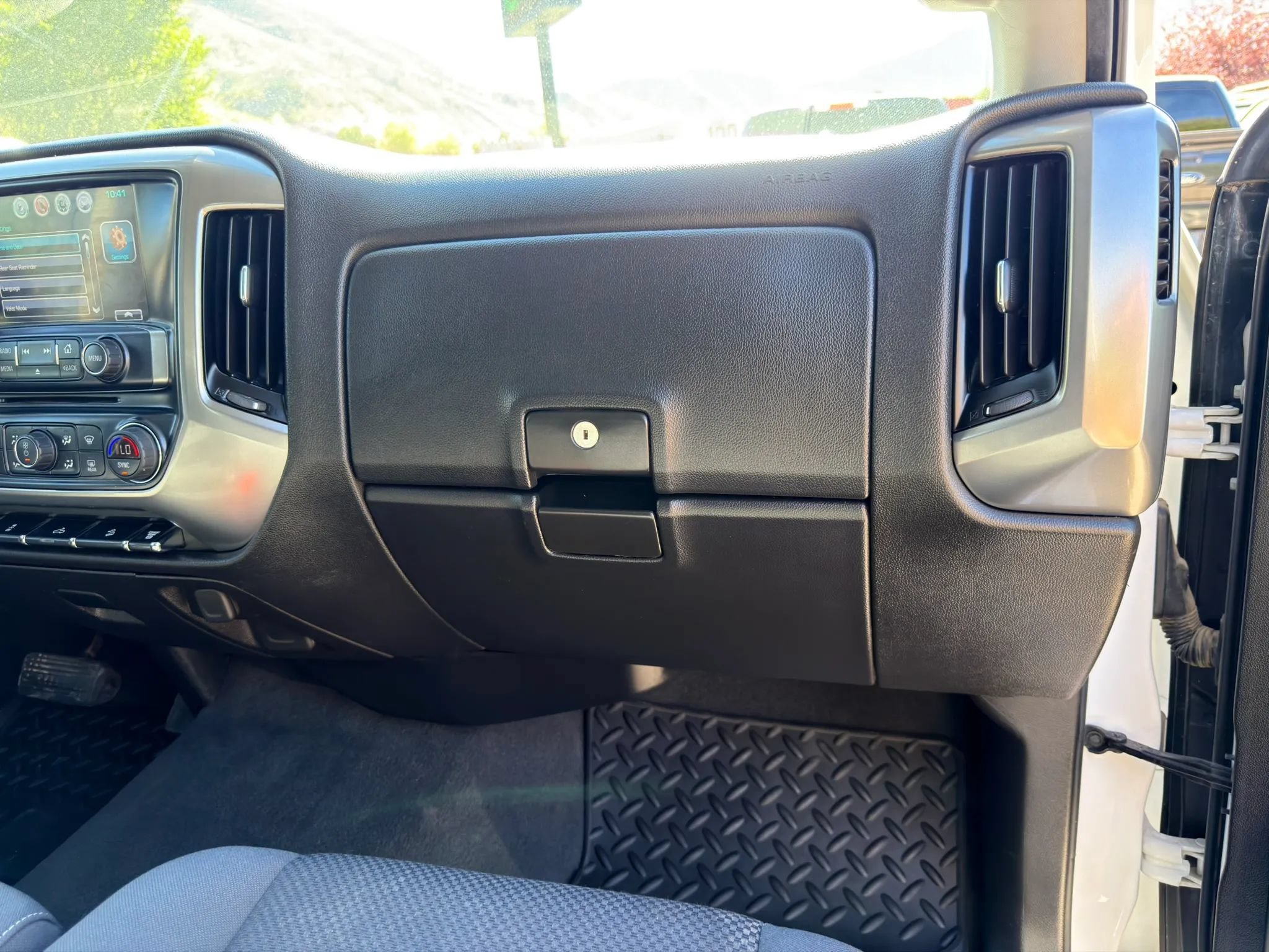 Used 2019 Chevrolet Silverado 2500 LT AWD/4WD image 8