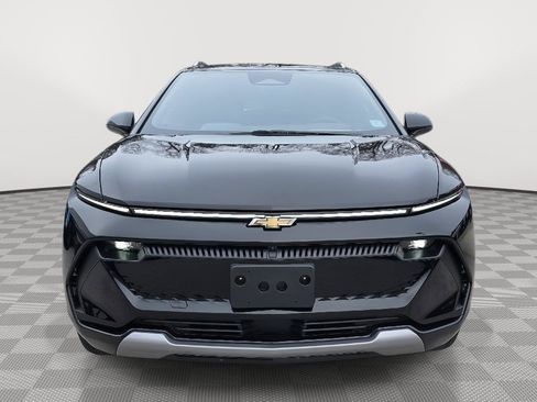 Used 2025 Chevrolet Equinox EV LT image 2