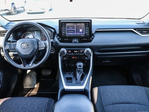 Certified 2022 Toyota RAV4 XLE w/ Convenience Package FWD image 15