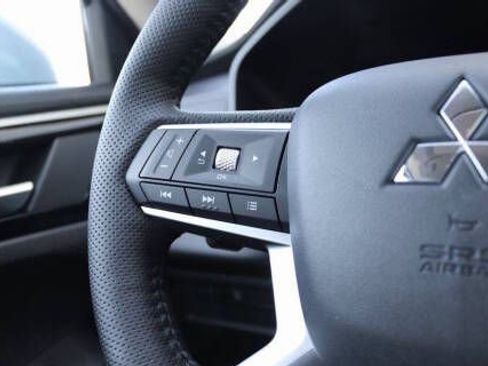 New 2026 Mitsubishi Outlander SE AWD/4WD image 8