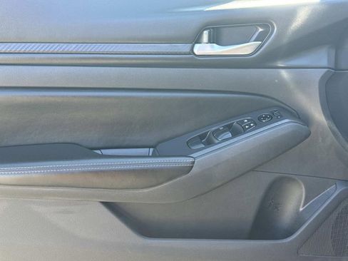 Certified 2025 Nissan Altima 2.5 SV FWD image 17