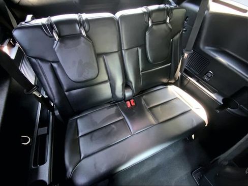 Used 2023 Ford Explorer XLT w/ Equipment Group 202A AWD/4WD image 33