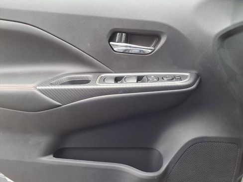 New 2025 Nissan Versa SR w/ Trunk Package FWD image 19