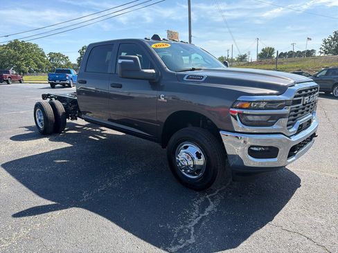 New 2026 RAM 3500 Big Horn AWD/4WD image 1