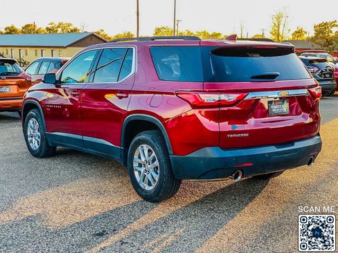 Used 2021 Chevrolet Traverse LT image 6