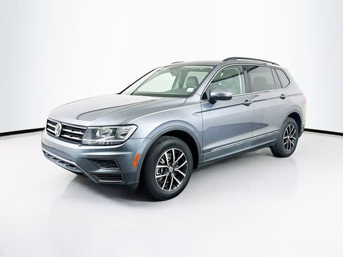 Used 2021 Volkswagen Tiguan SE FWD image 3
