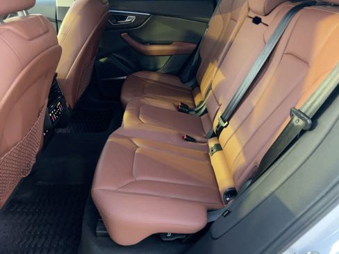 Used 2022 Audi Q8 Prestige w/ Prestige Package image 15