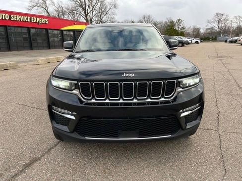 Used 2023 Jeep Grand Cherokee Limited AWD/4WD image 8