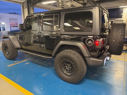 Used 2021 Jeep Wrangler Unlimited Sport image 7