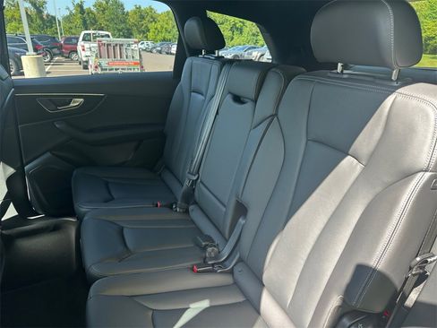 New 2025 Audi Q7 3.0T Premium image 28