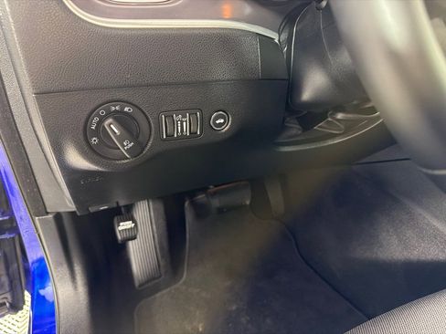 Used 2021 Dodge Charger SXT w/ Driver Convenience Group RWD image 14