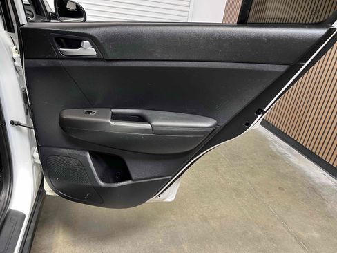 Used 2020 Kia Sportage LX FWD image 67