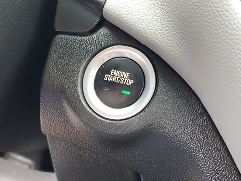 Used 2019 Chevrolet Equinox LS w/ LS Convenience Package AWD/4WD image 18