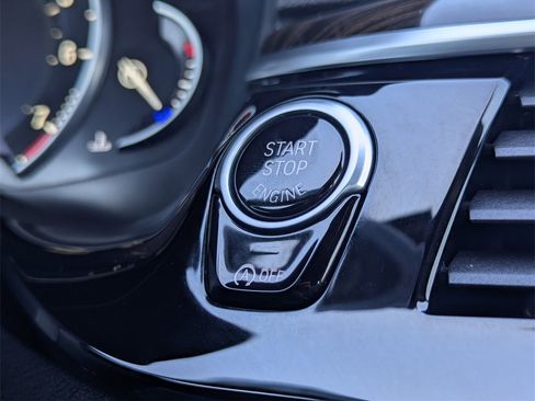 Used 2019 BMW 530i xDrive w/ Convenience Package image 24