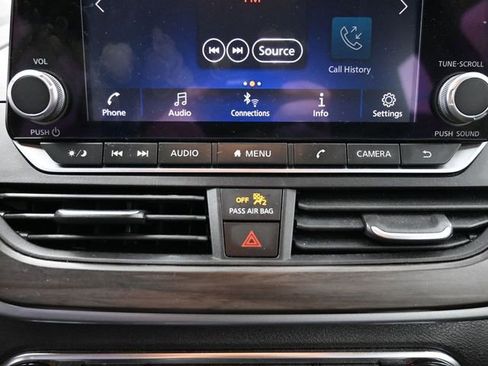 Used 2024 Nissan Altima 2.5 SV image 25