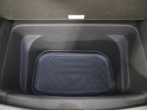 Used 2023 Tesla Model Y Long Range image 11