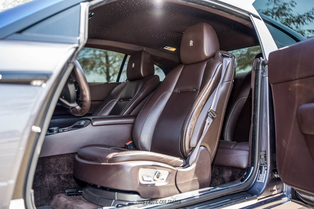 Used 2016 Rolls-Royce Wraith RWD image 32