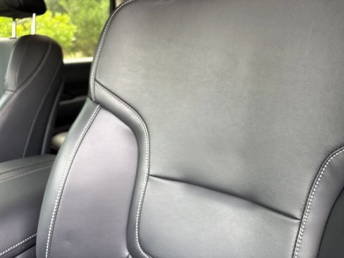 Used 2025 Nissan Armada SV RWD image 6