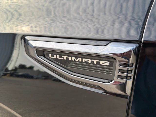 Used 2025 GMC Yukon Denali Ultimate AWD/4WD image 10