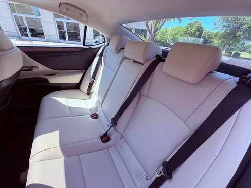 Certified 2024 Lexus ES 350 w/ Premium Package FWD image 14