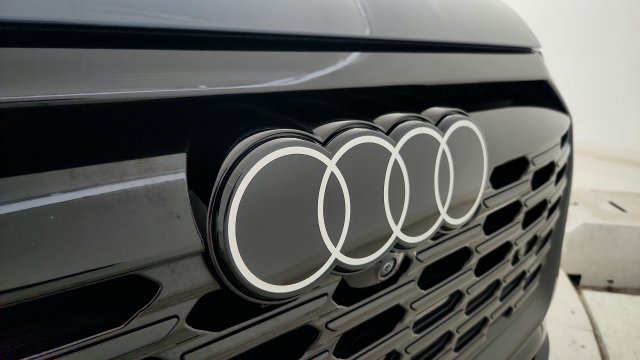 Used 2024 Audi Q8 e-tron Premium Plus w/ Premium Plus Package AWD/4WD image 30