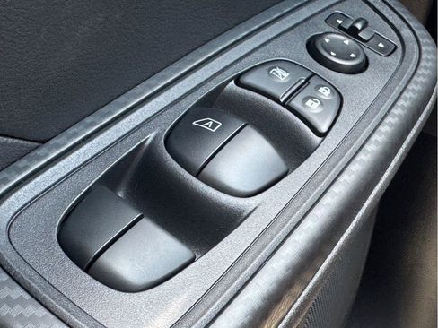 New 2025 Nissan Versa SV image 18