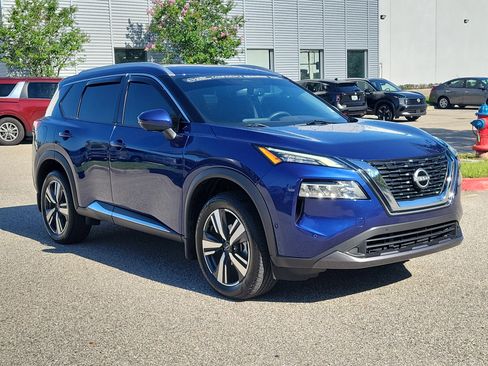 Certified 2023 Nissan Rogue SL w/ SL Premium Package FWD image 3