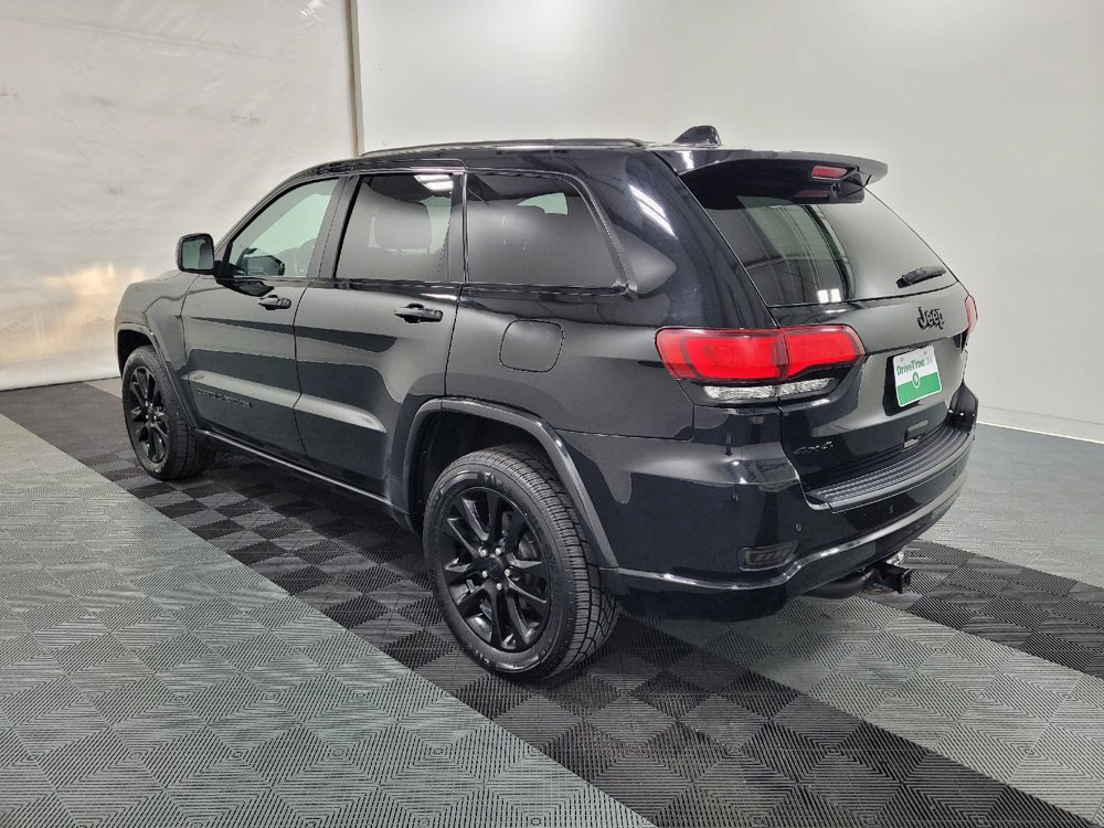 Used 2019 Jeep Grand Cherokee Altitude AWD/4WD image 3
