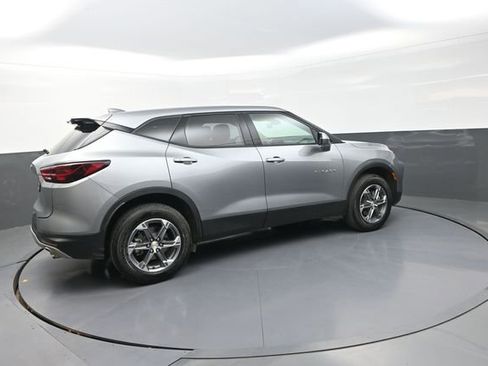 Used 2025 Chevrolet Blazer LT FWD image 23