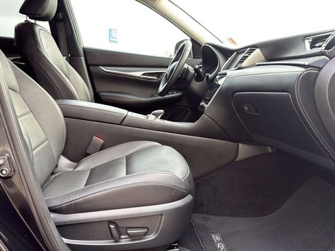 Used 2019 INFINITI QX50 Pure image 35