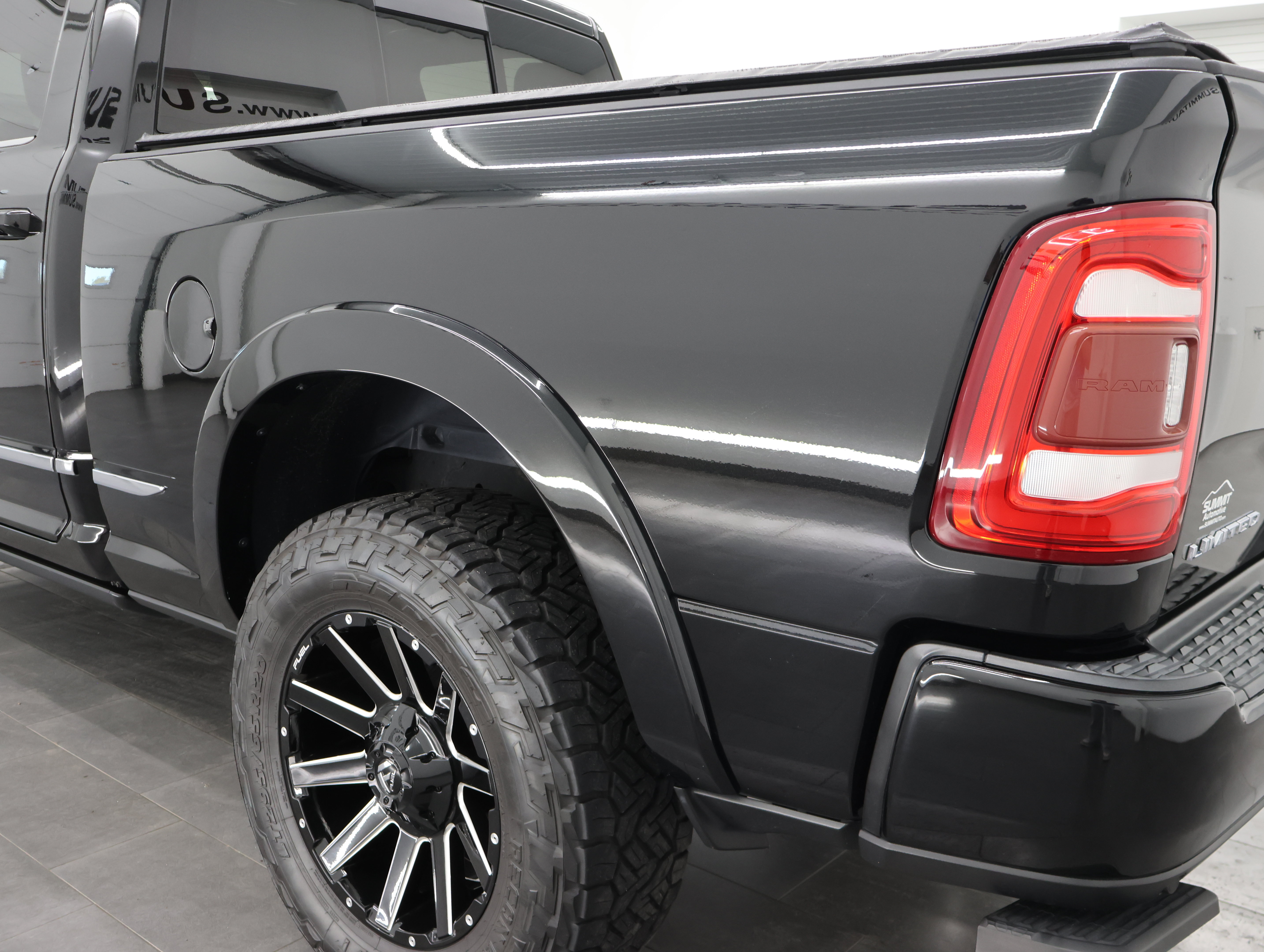 Used 2019 RAM 3500 Limited AWD/4WD image 33