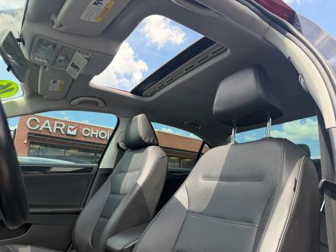 Used 2016 Volkswagen Jetta SEL FWD image 9