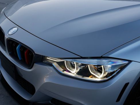 Used 2018 BMW 340i xDrive Sedan w/ Premium Package image 35