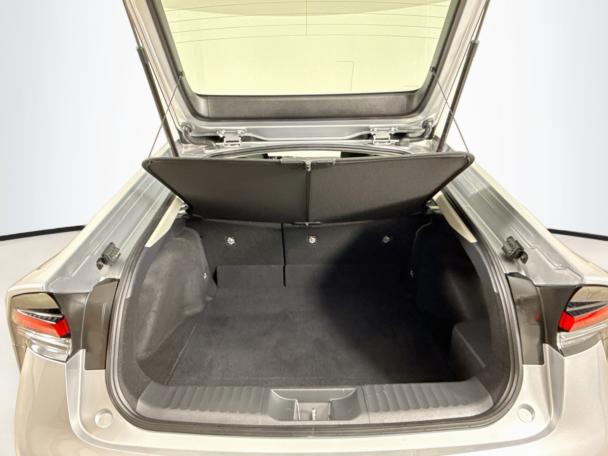 Certified 2025 Toyota Prius LE FWD image 26