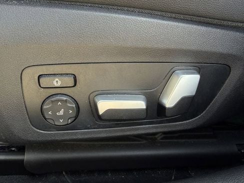 Used 2021 BMW 330i Sedan w/ Premium Package image 27