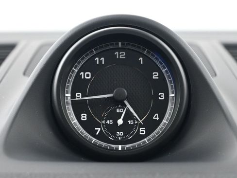 New 2026 Porsche Macan image 12