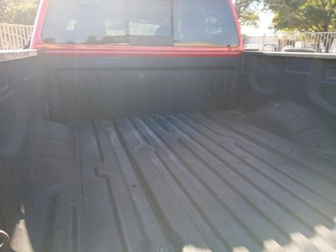 Used 2020 Nissan Titan S w/ S Utility Package image 15