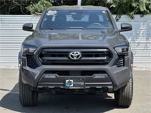 Used 2024 Toyota Tacoma SR5 AWD/4WD image 7