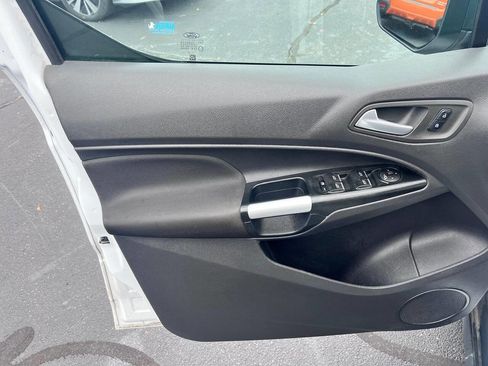 Used 2018 Ford Transit Connect XLT image 12