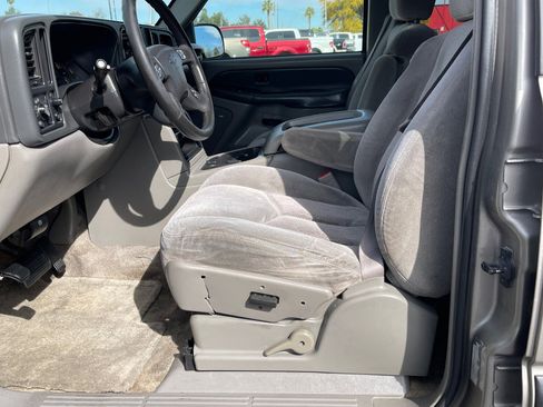 Used 2003 Chevrolet Suburban LS w/ LS Preferred Equipment Group image 12