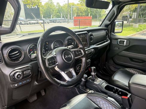 Used 2021 Jeep Wrangler Unlimited Sahara AWD/4WD image 13
