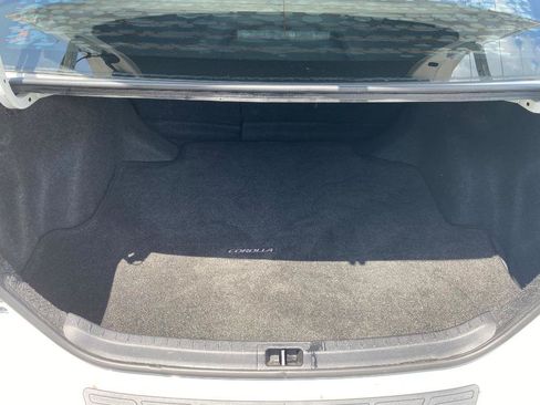 Used 2019 Toyota Corolla SE FWD image 18