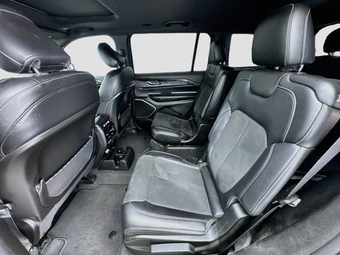 Used 2022 Jeep Grand Cherokee L Laredo RWD image 16
