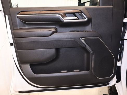 Used 2024 Chevrolet Silverado 2500 LT image 11